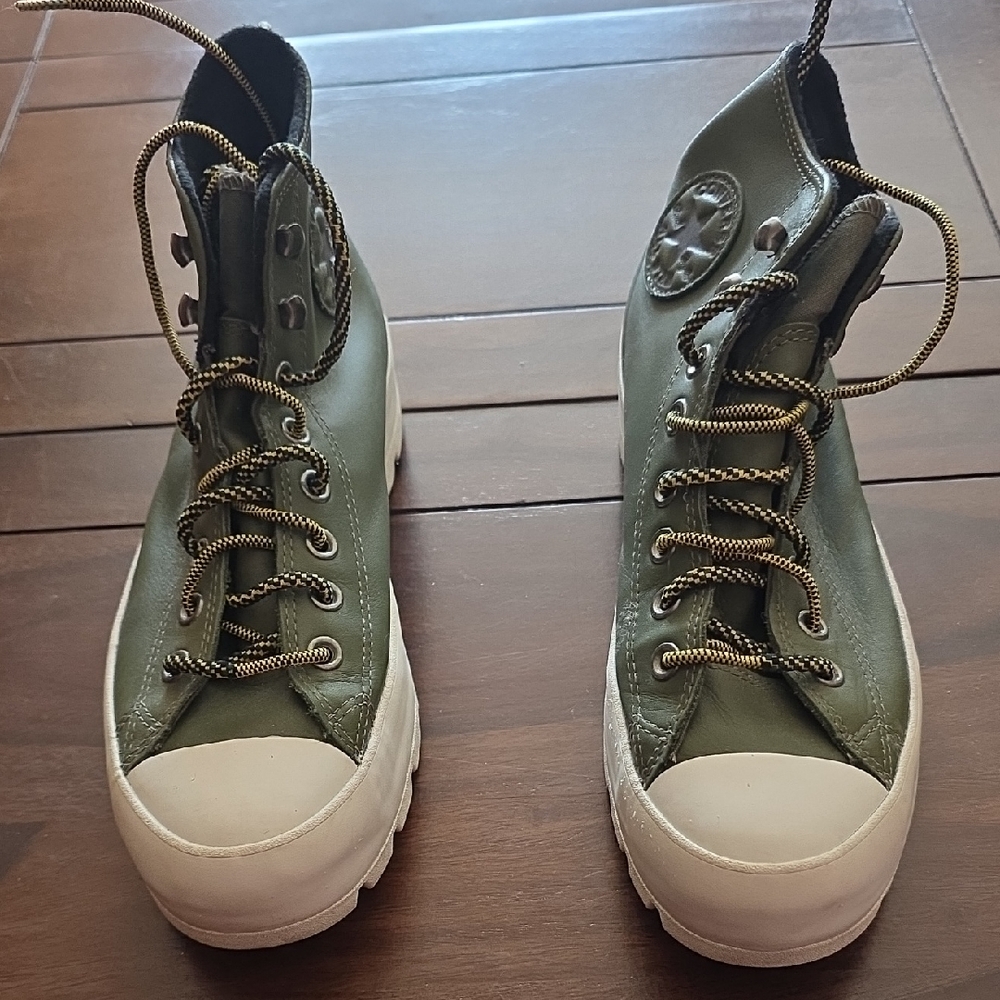 Hardly worn Converse All-Star leather lug sole gore-tex shoe